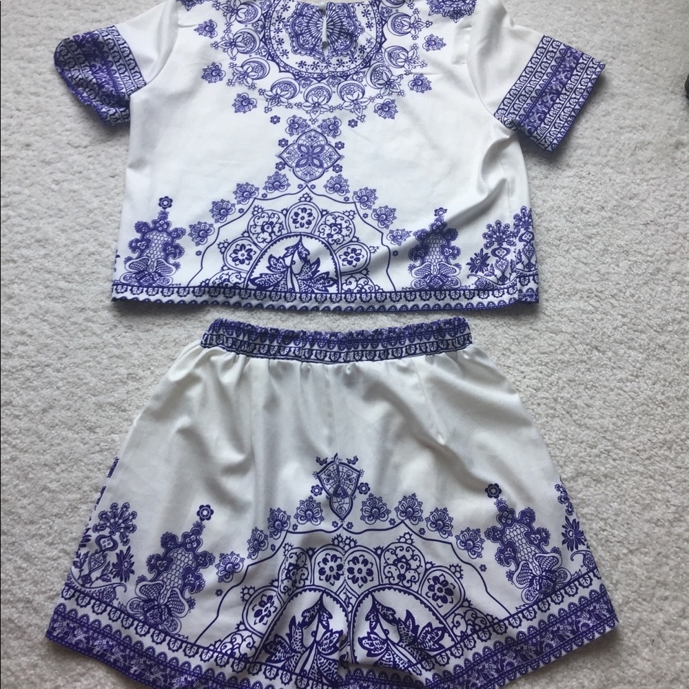 Crop Top Set - Picture 6 of 7